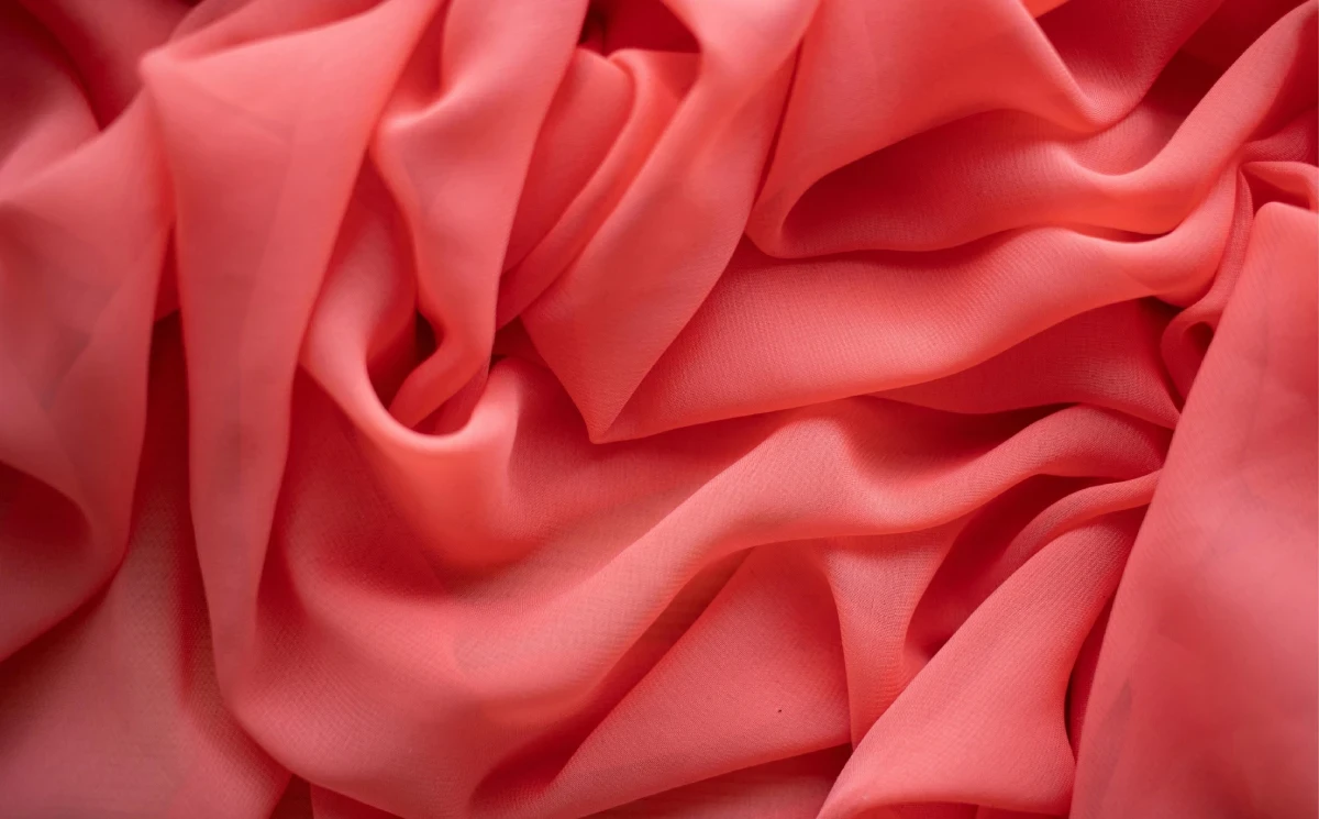 Şifon Şalların Hafif Zarafeti: Yaz Aylarının Vazgeçilmezi