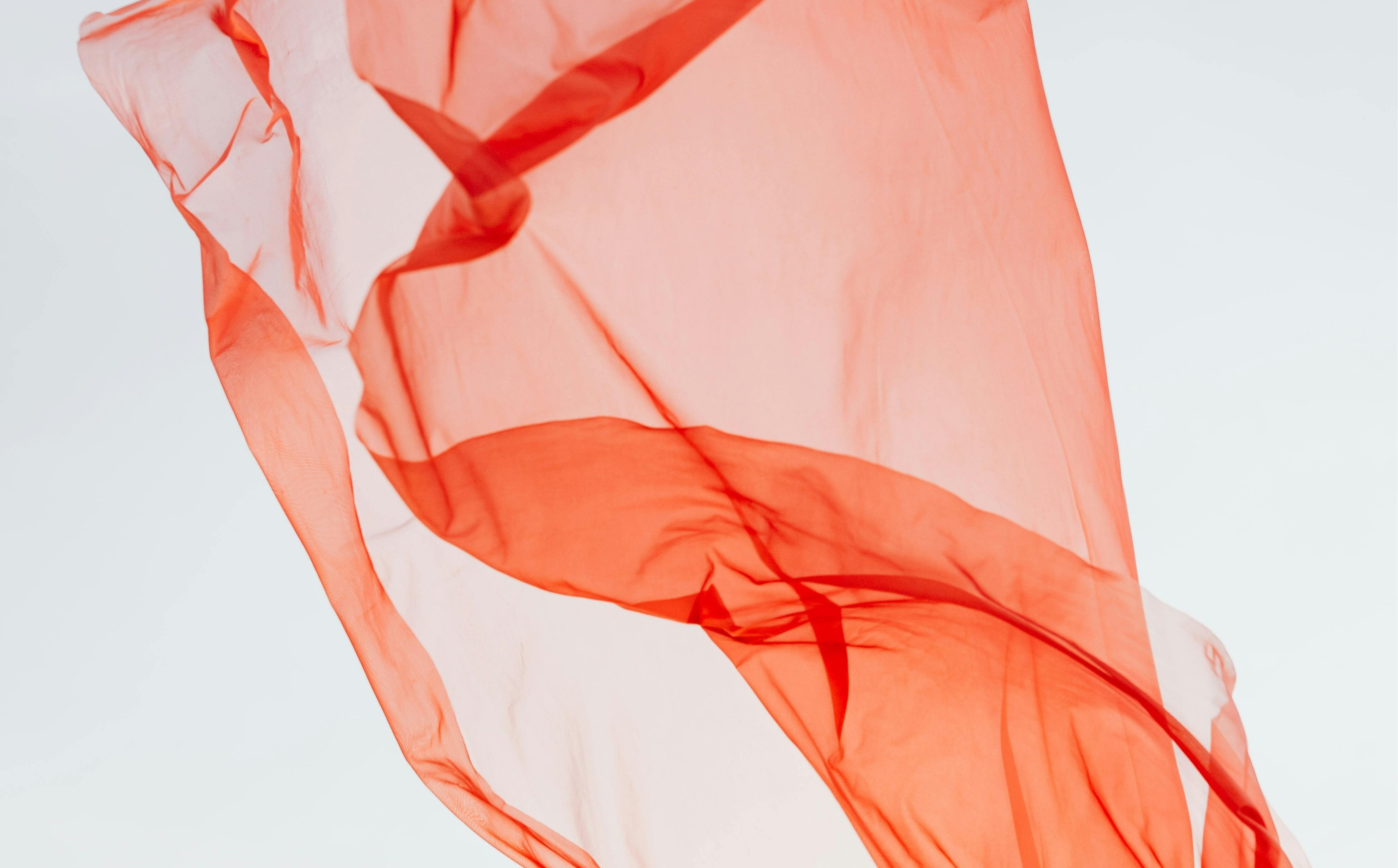 Şifon Şalların Hafif Zarafeti: Yaz Aylarının Vazgeçilmezi