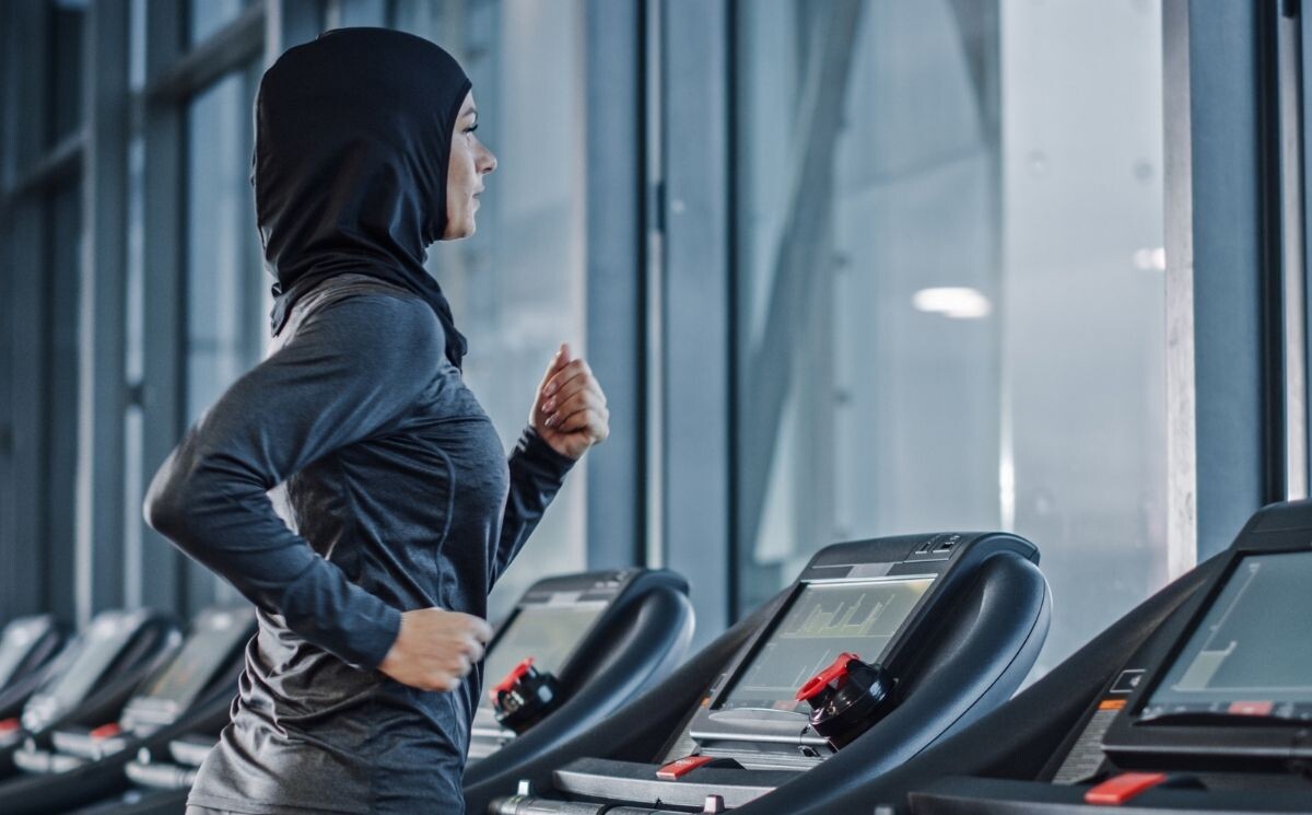 SPOR TESETTÜR GİYİMDE YAPILAN 10 BÜYÜK HATA: KONFORUN ÖNÜNDEKİ ENGELLERİ KALDIRMA REHBERİ